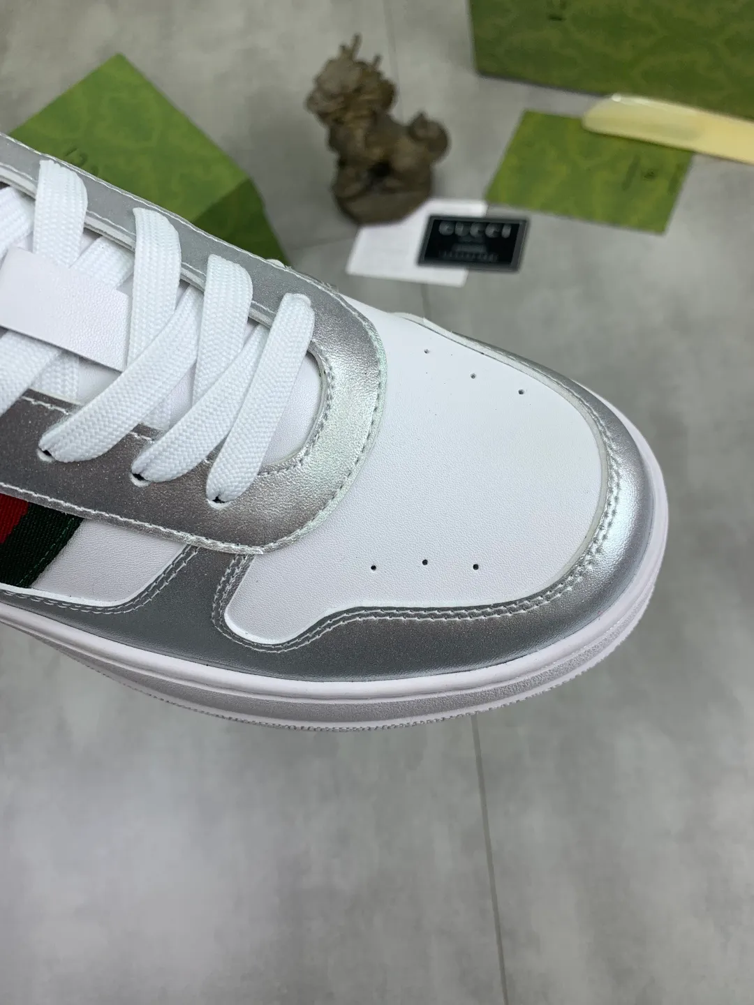 Men's shoes 💰P400💰【New model】 🆘 The latest model from Gucci official website 🎁 Classic casual and fashionable men's shoes 👟 Hot model 💥 Simple and elegant style, exclusive for trendy men. Unique latest brand elements from the official website 👑 Original Gucci decoration, fashionable and generous, made of original soft calfskin fabric ➕ Comfortable soft pigskin lining ✅Wear-resistant rubber outsole specified on the official website_Full elasticity, classic model taken in real life🎬Color: 5️⃣colors available😍Number: 38-44 (45 46 customized)
